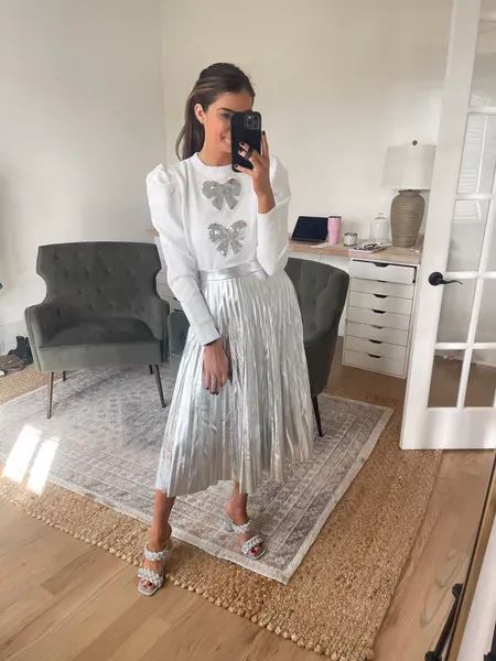 Silver Pleated Skirt Outfit, Sequin Sweater Outfit, Silver Skirt Outfits, Silver Pleated Skirt, Skirt With Bow, Pleated Skirt Outfit, Silver Skirt, Winter Skirt Outfit, Christmas Party Outfit