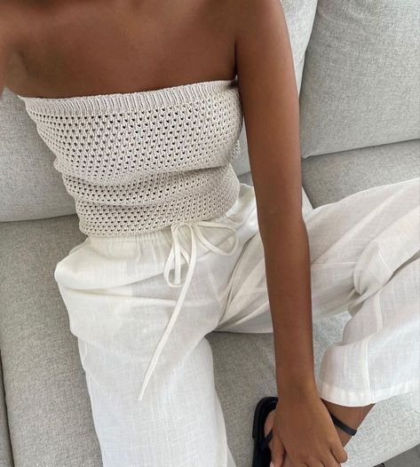 @aliceinwondercloset on Tumblr Womens Holiday Fashion, Europe Outfits, Italy Outfits, Neue Outfits, Knit Tops, Mode Inspiration, Vacation Outfits, Spring Summer Outfits, Holiday Fashion