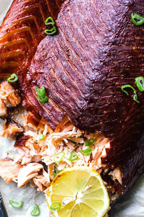 Traeger smoked salmon Chicken Thighs Bbq, Traeger Smoked Salmon, Smoked Salmon Brine, Cold Smoked Salmon, Smoker Recipes Electric, Hot Smoked Salmon, Traeger Grill Recipes, Smoker Ideas, Smoked Recipes