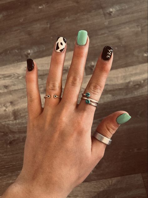 Last Rodeo Bachelorette Nails, Short Nails Country, Short Acrylic Nails Country, Morgan Wallen Inspired Nails, Simple Country Nail Ideas, Cute Nails Western Simple, Country Wedding Nails, Green Western Nails, Space Cowgirl Nails