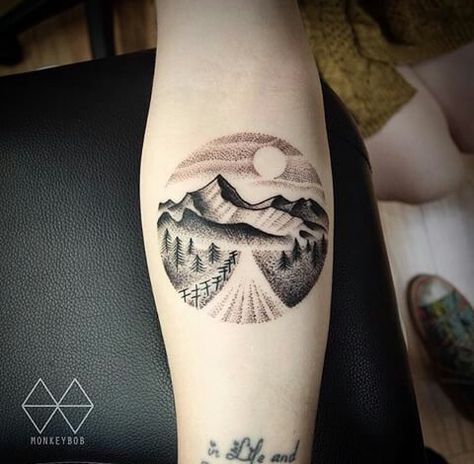 Landscape! Freedom Symbol Tattoo, Tatuagem Masculina Pequena, Circle Tattoos, Gothic Tattoo, Mountain Tattoo, Design Tattoo, Nature Tattoos, Skin Art, Get A Tattoo