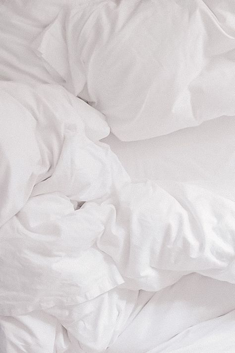 Bed White Aesthetic, White Aesthetic Bedroom, White Bed Sheets, Messy Bed, Baby Blue Aesthetic, Bed White, Instagram Background, Great Backgrounds, Iphone Background Wallpaper