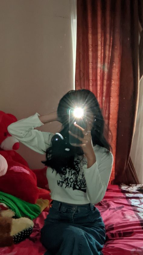 pap mirror cewe Ulzzang Girl Indo, Crop Top Aesthetic, Friendship Photoshoot, Self Pictures, Filter Instagram, Hijab Aesthetic, Mirror Selfie Poses, Printed Casual Dresses, Cool Anime Wallpapers