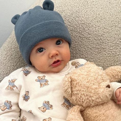 Amy 🐻🤎 life as a boy mum on Instagram: "Fe-bear-ary 🧸💙 . . . #february #bear #teddybear #bears #neutrals #neutralstyle #babystyle #babyfashion #babywear #babyclothes #babyclothing #babylookstyle #babyootd #babyoutfit #babyoutfits #babyoutfitoftheday #cutebaby #cutebabies #cutebabiesofinstagram #babiesofinstagram #babiesbabiesbabies #babieswithstyle #cutebabyboy #boystyle #zarakidsboy #zarakid #babyboy #instababies #instababyboy #instababymodel" Baby Boy Aesthetics, Baby Style Outfits, Cool Baby Outfits, Baby Outfits Boy, Trendy Baby Outfits, Boy Mum, Baby Boy Fits, 2 Month Old Baby