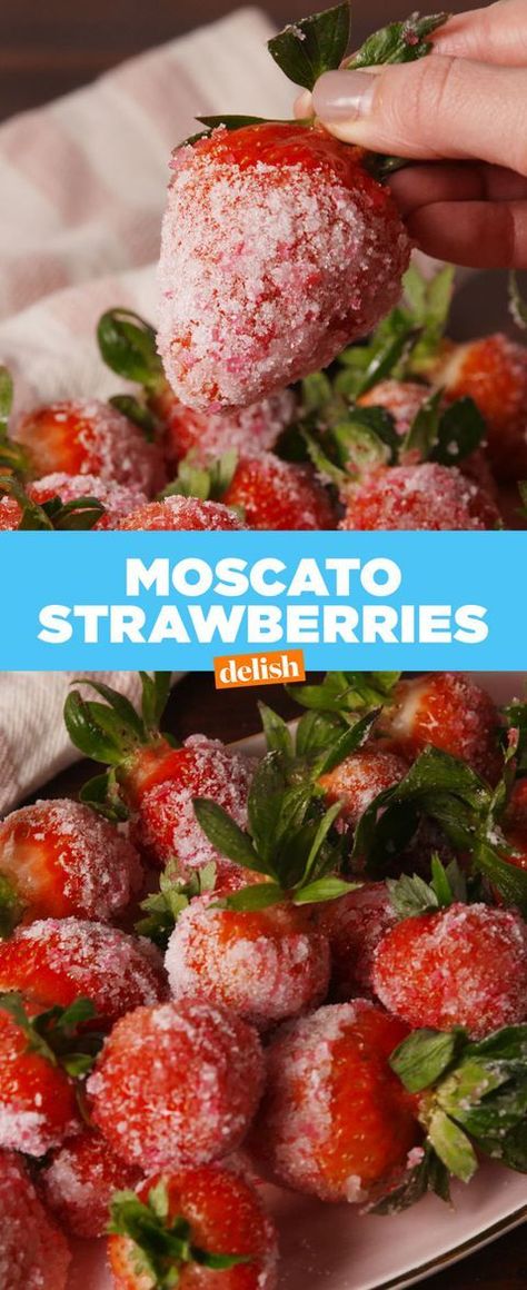 Making Moscato Strawberries Video — Moscato Strawberries Recipe How To Video Alcoholic Food, Boozy Recipes, Fruit Kabob, Mixed Families, Boozy Desserts, Beach Meals, Alcohol Gifts, Moscato, Party Foods