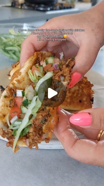 Barbara Bajon on Instagram: "This cheesy mince wraps with salads was absolutely amazing!😋 This is super simple and delicious lunch idea 😋#wraps #easyrecipe #asmrsounds #homemade" Home Made Wraps Recipes, Quick Lunch Ideas At Home, Wraps For Dinner, Home Lunch Ideas, Hamburger Dinner Ideas, Sandwich Wraps Recipes, Wraps Recipes, Sandwich Wraps, Lunch Idea