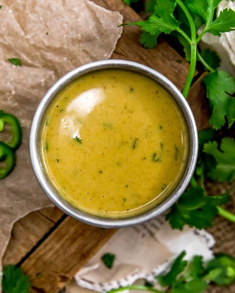 Bold and refreshing, yet sweet and savory, this Vegan Curry Dressing is perfect for a quick and tasty dressing on your favorite salads or veggie bowls. #vegan #oilfree #glutenfree #plantbased | monkeyandmekitchenadventures.com Curry Salad Dressing, Salad Dressing Vegan, Curry Dressing, Curry Salad, Salad Aesthetic, Creamy Curry, Vegan Dressing, Easy Cauliflower, Vegan Holidays