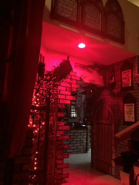 My own props- Halloween 2016- Harry Potter- Diagon Alley - Hogwarts Diagonal Alley, Bookworm Party, Room Harry Potter, Harry Potter Holiday, Harry Potter Themed Room, Harry Potter Camp, Christmas Harry Potter, Harry Potter Parties, Harry Potter Themed Party