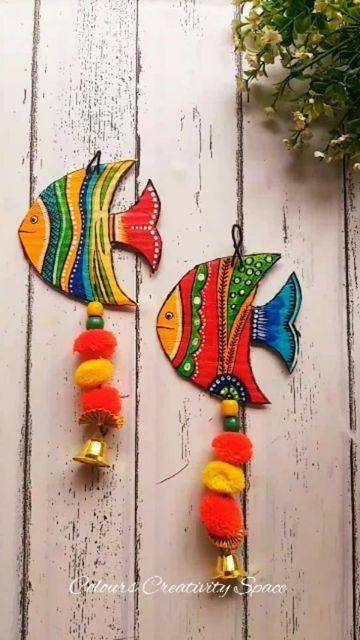 Fish Wall Hanging, Diy Beach Decor, Cardboard Diy, Cardboard Craft, Cardboard Crafts Diy, Crafts For Sale, Diy Beach, Acrylic Colours, Hand Crafts For Kids