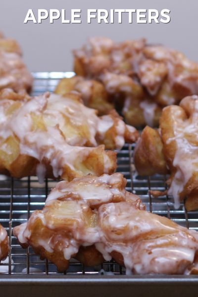 This homemade apple fritter recipe is so good and super easy to make. They are perfect for breakfast, brunch, or as a snack throughout the day. The outside is crispy and the inside is nice and soft, if apple pie and a donut had a baby, it would be the apple fritter! Apple Baked Goods, Apple Fritter Bites, Apples Desserts, Apple Fritters Recipe, Apple Bake, Baked Apple Fritters, Apple Fritter Bread, Pastries Recipes, Apple Cakes