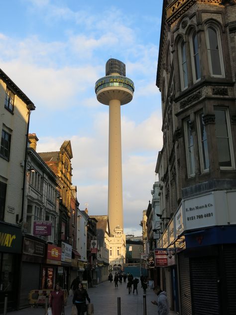 Radio City Tower, Liverpool city centre. In the late 60's early 70's the restaurant at the top of the tower slowly revolved to give panoramic views over the city. No longer a restaurant but an observation deck. Radio Tower, Liverpool City Centre, Liverpool History, Liverpool Uk, Liverpool Home, Liverpool City, Liverpool England, Fc Liverpool, Radio City