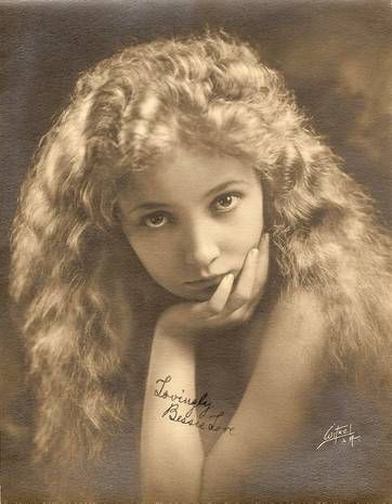 Bessie Love, Vintage Movie Stars, Film Cinema, Silent Film Stars, Vintage Versace, Silent Movie, Foto Art, Vintage Portraits, Silent Film