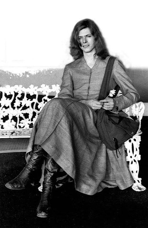 David Bowie In A Dress, David Bowie 1971, David Bowie Dress, Bowie Dress, David Bowie Fashion, David Bowie Pictures, Hunky Dory, David Bowie Ziggy, Major Tom