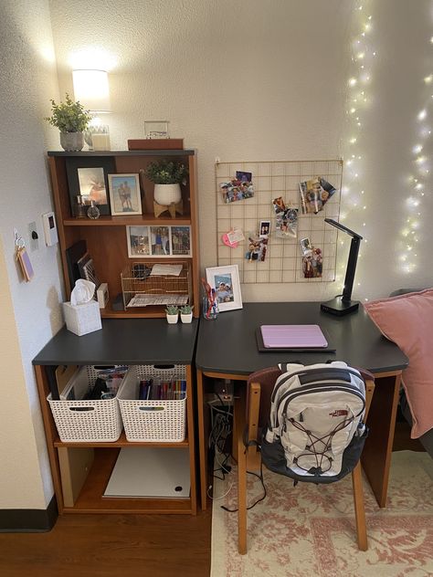 Desk Ideas For College Students, Desk Setup College, College Desk Setup Dorm Layout, Dorm Desk Mirror, Realistic College Dorm, College Desk Decor, Desk Dorm Ideas, Uni Desk Ideas, College Study Space