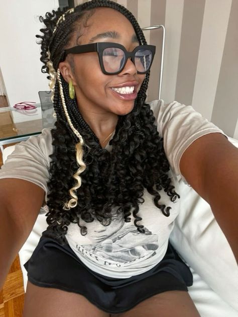 Coily Braids, Short Protective Styles, Hairstyle Protective, Braiding Hair Styles, Curly Box Braids, Goddess Knotless Braids, Goddess Knotless, Styling Braids, Braids Medium