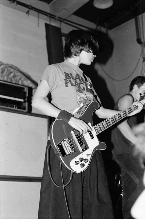 Kira Roessler - Black Flag Kira Roessler, Bass Guitar Quotes, Chica Punk, Henry Rollins, Arte Punk, Women Of Rock, Riot Grrrl, Hardcore Punk, Women In Music