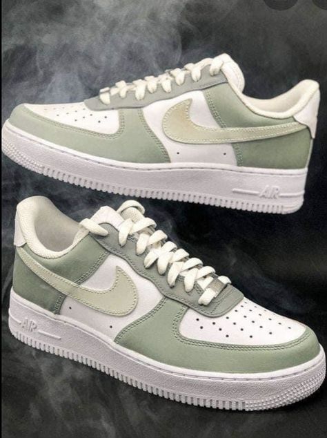 Popular Shoe, Dr Shoes, Trendy Shoes Sneakers, Nike Shoes Girls, Preppy Shoes, Jordan Shoes Retro, All Nike Shoes, Shoe Trends, Cute Nike Shoes