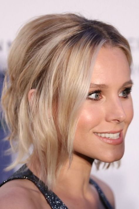 Long Angled Bob Hairstyles, Fine Hair Styles For Women, Angled Bob Hairstyles, Blonde Lob, Long Bob Haircuts, Lob Haircut, Bob Hairstyles For Fine Hair, Kristen Bell, Bleach Blonde