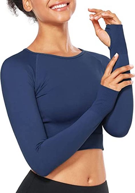 Super soft crop top workout shirt or leisure wear, comes in so many cute colors #fallinspo Winter Running Outfit, Work Out Clothes, Clothes Athletic, Long Sleeve Workout Shirt, Cropped Tee Shirt, Turtle Neck Crop Top, Long Sleeve Workout, Fitted Turtleneck, Trendy Street Style