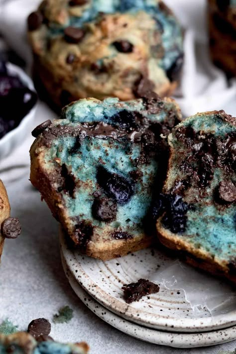 Chocolate Chip Blueberry Muffins - Lane & Grey Fare Lane And Grey Fare, Blue Party Foods, Gluten Free Chocolate Muffins, Chocolate Chip Bread, Blueberry Chocolate, Gluten Free Banana, Chocolate Chip Banana Bread, Vegan Dessert, Recipes Vegan