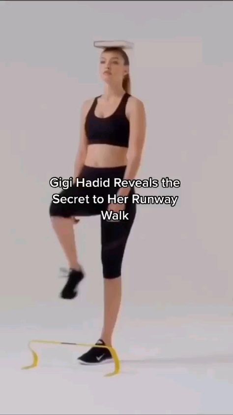 Best Model Walk, Gigi Hadid Walking Runway, Gigi Hadid Body Shape Type, How To Model Walk, Gigi Hadid Catwalk, How To Walk Like A Model, How To Become A Model, Model Runway Walk, Runway Tips