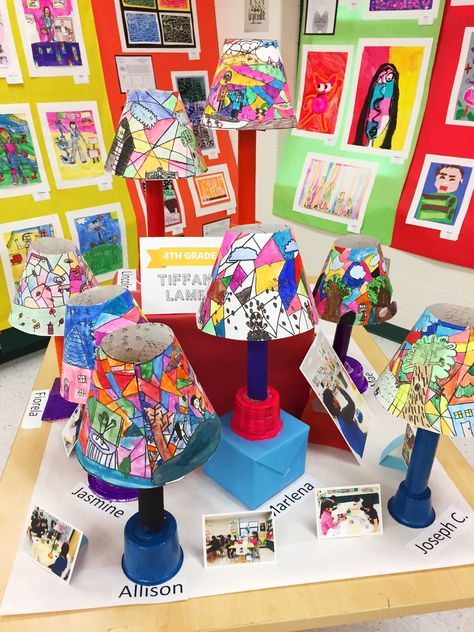 Kindergarten Art Gallery Display, Art Show Projects, Elementary Art Display, Preschool Art Show Display Ideas, Art Show Elementary, Art Show Ideas For Preschoolers, Creative Art Display, Art Show Themes Elementary, School Art Show Display Ideas