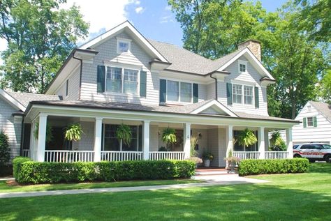 American Houses Exterior, American House Aesthetic, Conneticut Homes, Home With Porch, American House Exterior, Modern Colonial Home, Classic American House, American House Design, American Style House