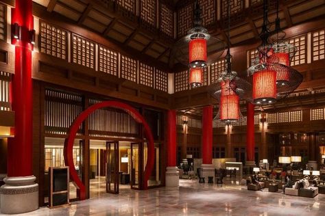 Traditional Chinese Interior, Chinese Hotel, Chinese Tea House, Chinese Interior Design, Ruangan Studio, Red Hotel, Japanese Restaurant Interior, Chinese Style Interior, Japan Living