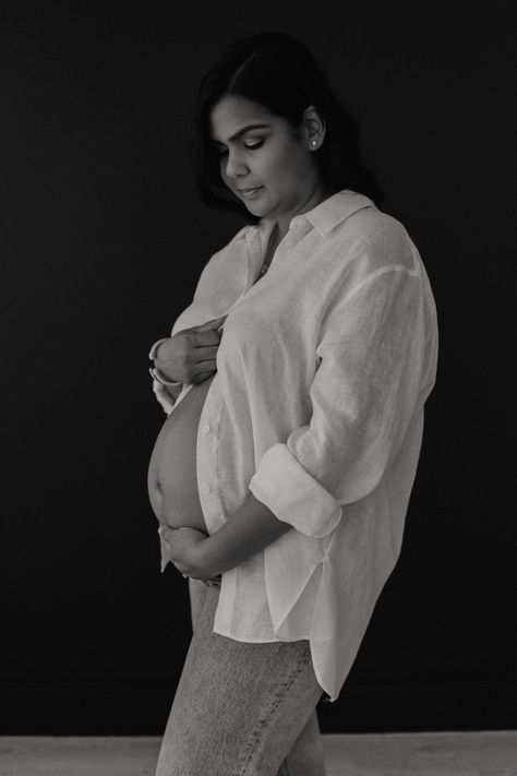 Maternity Photo Shoot Ideas White Shirt, White Shirt Maternity Photos, Button Up Shirt Maternity Shoot, White Button Up Shirt Maternity Shoot, White T Shirt Maternity Shoot, Maternity Shoot White Shirt, White Button Up Maternity Shoot, Maternity White Button Down, Diy Maternity Photos