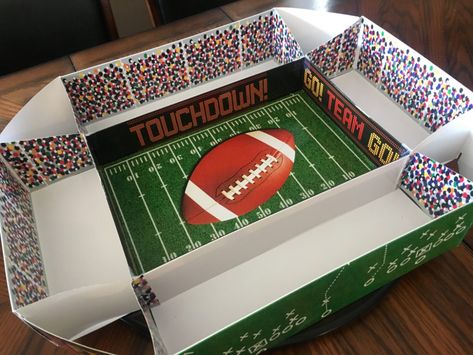 Diy Football Stadium, Snack Stadium Diy, Super Bowl Snack Stadium, Super Bowl Stadium, Diy Super Bowl, Snacks Tray, Snack Stadium, Super Bowl Snack, Tailgate Party Food