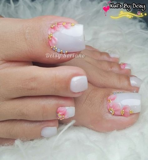 Flower Toe Nails, Glitter Toe Nails, Almond Acrylic Nails Designs, Elegant Touch Nails, Shiny Nails Designs, Feet Nail Design, Pedicure Designs Toenails, Gel Toe Nails, Acrylic Toes