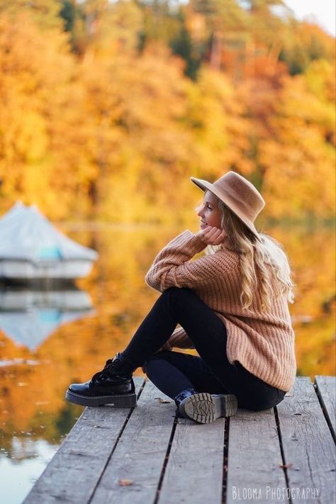 Autumn Photography Portrait, Fall Photoshoot Ideas, Fall Photo Shoot Outfits, Fall Portraits, Fall Shoot, Fall Session, Fall Senior Pictures, Fall Family Pictures, Summer Shades