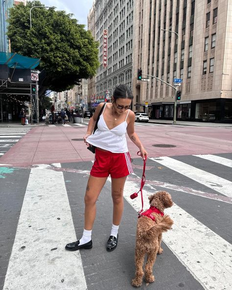 how @eliannaarvizu styles the standard basketball shorts ❤️🤍 shop her #ootd now at the link in bio! Track Shorts Outfit, Adidas Shorts Outfit, Basketball Shorts Outfit, Adidas Shorts Women, Black Adidas Shorts, Outfits Sporty, Look Short, Shorts Outfits, Adidas Track Pants