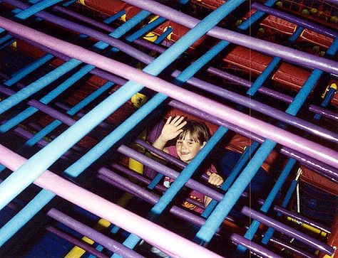 The best thing at Discovery Zone: the 3d rubber grid thing.... will have this in my house someday. 1990s Childhood, Dreams Core Aesthetic, Discovery Zone, Surreal Places, Scary Images, Nostalgia Art, Love The 90s, 90s Girl, 2000s Nostalgia