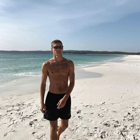 Nick Truelove (@nicktruelove) • Instagram photos and videos Nick Truelove, Lewis Carroll Alice In Wonderland, Malibu Rising, Surfer Boys, Outfits Hombre, Mens Outfit Inspiration, Boy Poses, Tumblr Boys, Le Specs