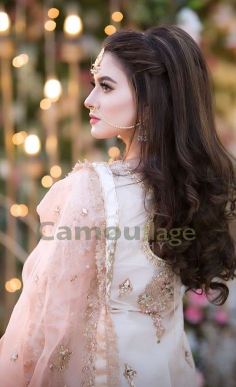 Pakistani Hair, Pakistani Wedding Hairstyles, Layer Haircut, Pakistani Bridal Hairstyles, Hairstyles For Gowns, Ideas Haircut, Ethereal Elegance, Pakistani Bridal Makeup, Sophisticated Hairstyles