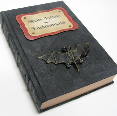 Elves In The Attic: Here you go, My Pretty... Cheap Halloween Diy, Halloween Spell Book, Diy Witch, Halloween Spells, Halloween Potions, Dark Books, Recycled Book, Witch Diy, Witch Spell Book