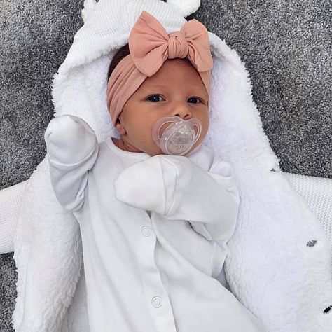 Baby Inspiration, Mixed Babies, Baby Time, Everything Baby, Kids Sleep, Baby Outfits, Baby Photoshoot