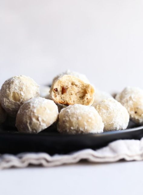 Russian Tea Cakes are sweet, buttery cookies coated in powdered sugar that melt in your mouth. You can add walnuts, pecans, or mini chocolate chips! #cookiesandcups #russianteacakes #teacakes #snowballcookies #christmascookies #cookierecipe Pecan Tea Cookies, Russian Tea Cakes Cookies, Russian Tea Cakes Recipe, Russian Teacakes, Russian Tea Cookies, Russian Tea Cakes, Tea Cake Cookies, Cookies And Cups, Cracker Toffee