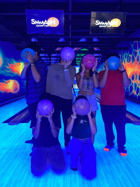 Bowling Fake Story, Bowling Aesthetic Pictures, Bowling Photos, Bowling Aesthetic, Bowling Pictures, School Memories Scrapbook, Fake Photo Sick, Instagram Story App, Best Friend Dates