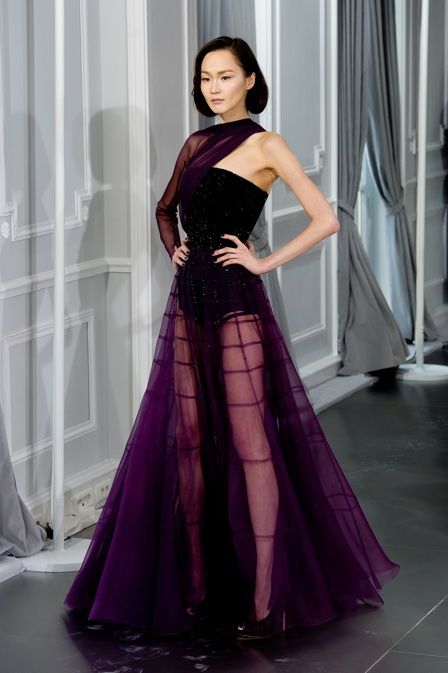 deep purple Christian Dior <3 Dress Red Carpet, Dramatic Dresses, Purple Gown, Collection Couture, Stephane Rolland, Christian Fashion, Dior Haute Couture, Christian Dior Couture, Trendy Dress