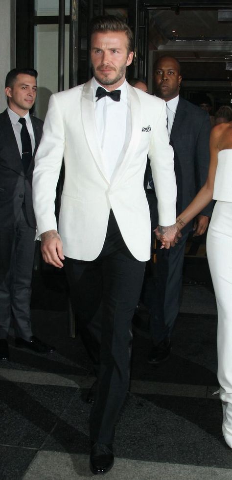 White Blazer Tuxedo Men, White Blazer Men Wedding, White Tuxedo For Men Wedding, Gentleman Style Woman, White Blazer Outfit Men, White Blazer Men, White Dinner Jacket, Paisley Tuxedo, Victoria And David Beckham