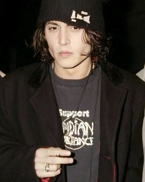 90s Johnny Depp, John Depp, The Queen Of England, جوني ديب, Johnny Depp Style, Kaptan Jack Sparrow, Johnny Depp Fans, Young Johnny Depp, Johnny D