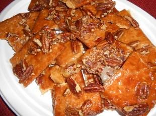 Graham Cracker Pieces Recipe Gram Cracker Recipes, Cookies Made With Honey, Gram Cracker, Tomatoes Dinner, Gram Crackers, Quick Dishes, Just A Pinch Recipes, Cracker Recipes, Holiday Meal