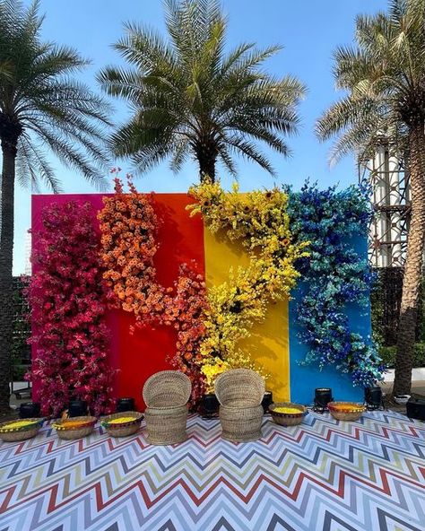 Outdoor Selfie Wall, Haldi Selfie Booth, Haldi Photobooth, Mehandi Night, Haldi Stage, Holi Decor, Haldi Backdrop, Mehndi Stage Decor, Event Entrance Design