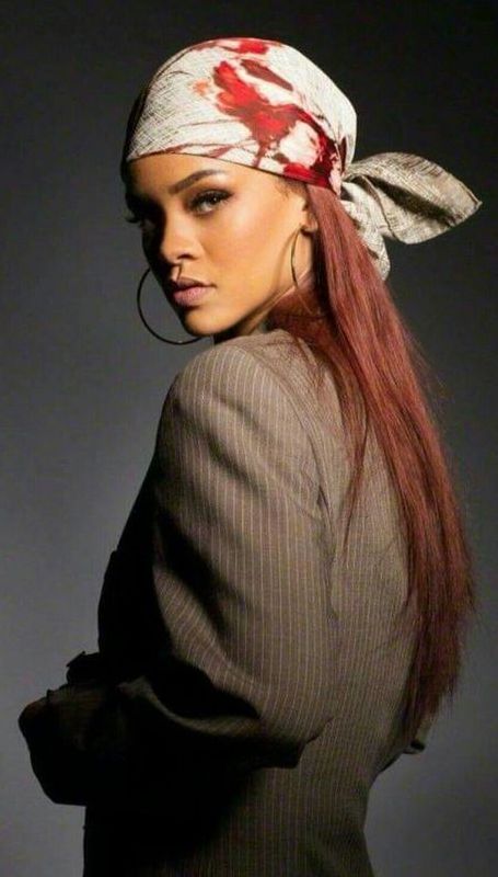 Headwrap Hairstyles, Hair Everyday, Group Picture Poses, Braided Scarf, New York Fits, Head Wrap Styles, Hair Wrap Scarf, Hair Scarf Styles, Head Scarf Styles