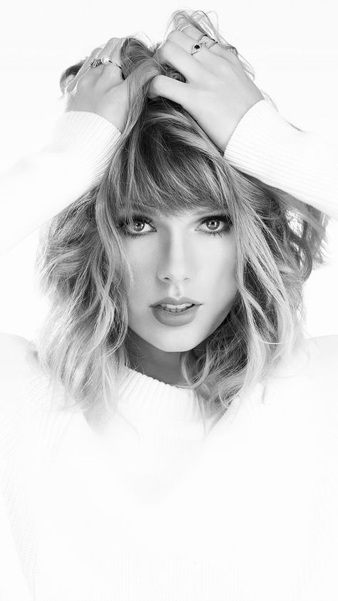 Taylor Swift Black And White, High Key Portrait, High Key Photography, Taylor Swift Black, Key Photography, Taylor Swift Photoshoot, Studio Headshots, Taylor Swift Images, American Queen