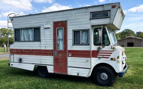 Van Camper Conversion, Grid Board, Chevrolet Van, Rv Motorhomes, Classic Campers, Truck Bed Camper, Custom Campers, Old Campers, Van Camper