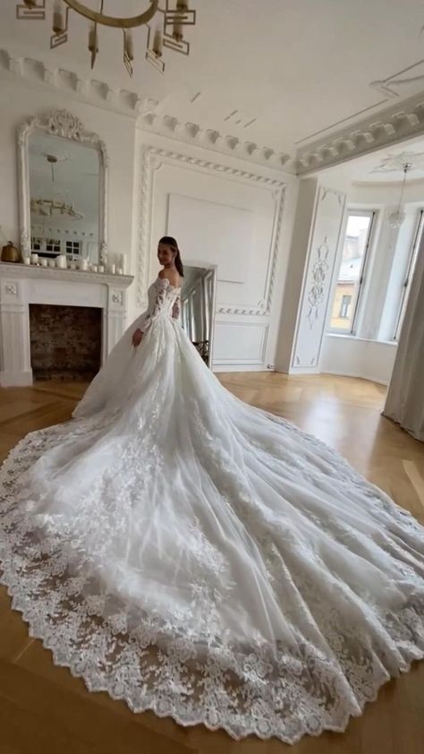 Wedding Dresses Fancy, Elegant Wedding Dress Ballgown, Poofy Wedding Dress, Wedding Dresses Ball Gown Princess, Olivia Bottega, Big Wedding Dresses, Wedding Dresses Lace Ballgown, Wedding Gown Brand, Dresses Fancy