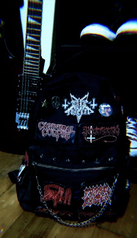 Goth Backpack Diy, Crust Backpack, Metalhead Backpack, Emo Backpack, Punk Backpack, Grunge Backpack, Goth Backpack, Metalhead Fashion, Punk Fashion Diy